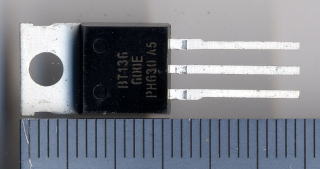 �g���C�A�b�N600V4A�FBT136-600E