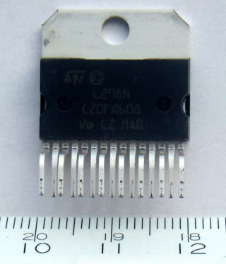 モーター制御ICのL298N