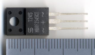 整流用ショットキバリアダイオードMBRF2545CT